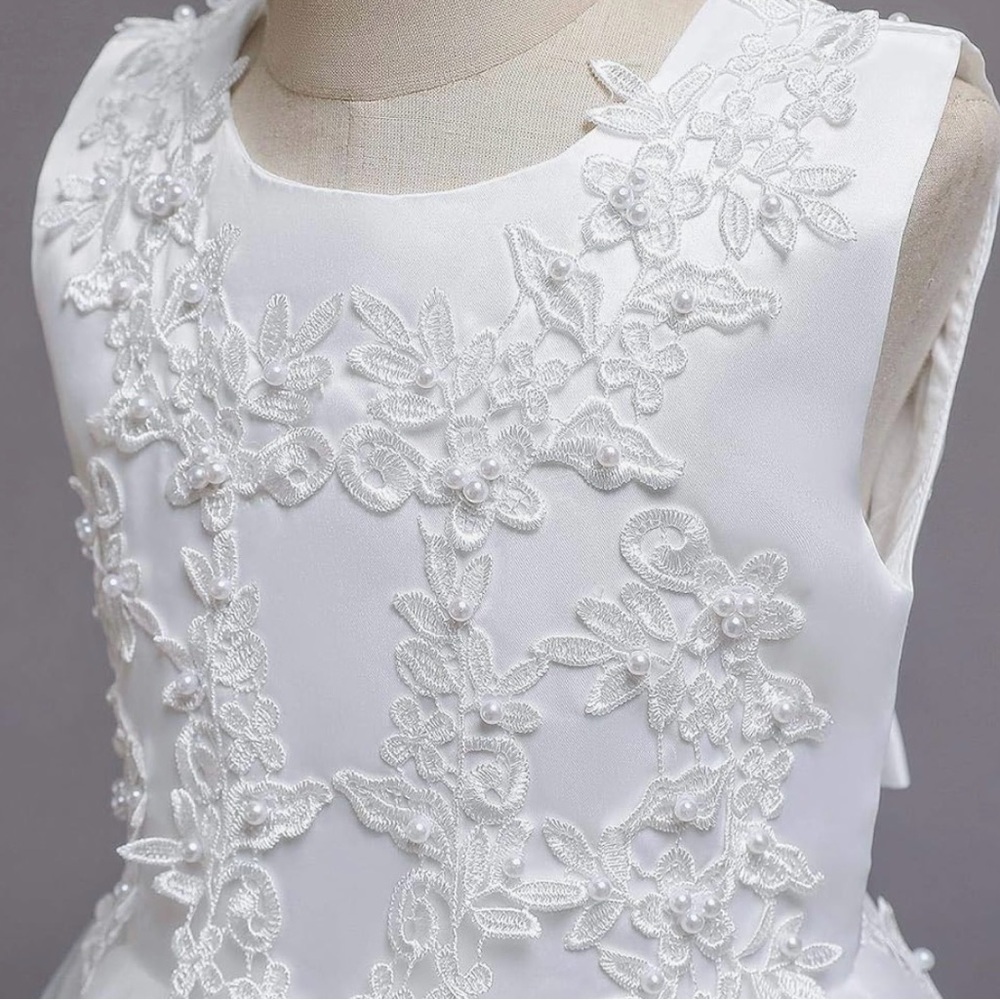 White Flower Girl or First Communion Dress - Picture 4 of 7